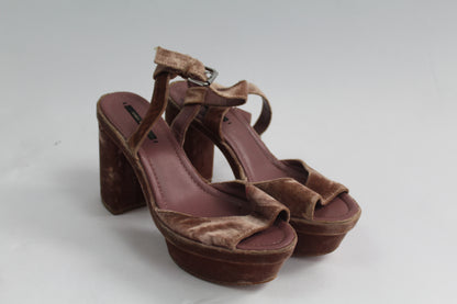 Women's Zara Velvet Chunk Heels Size ?