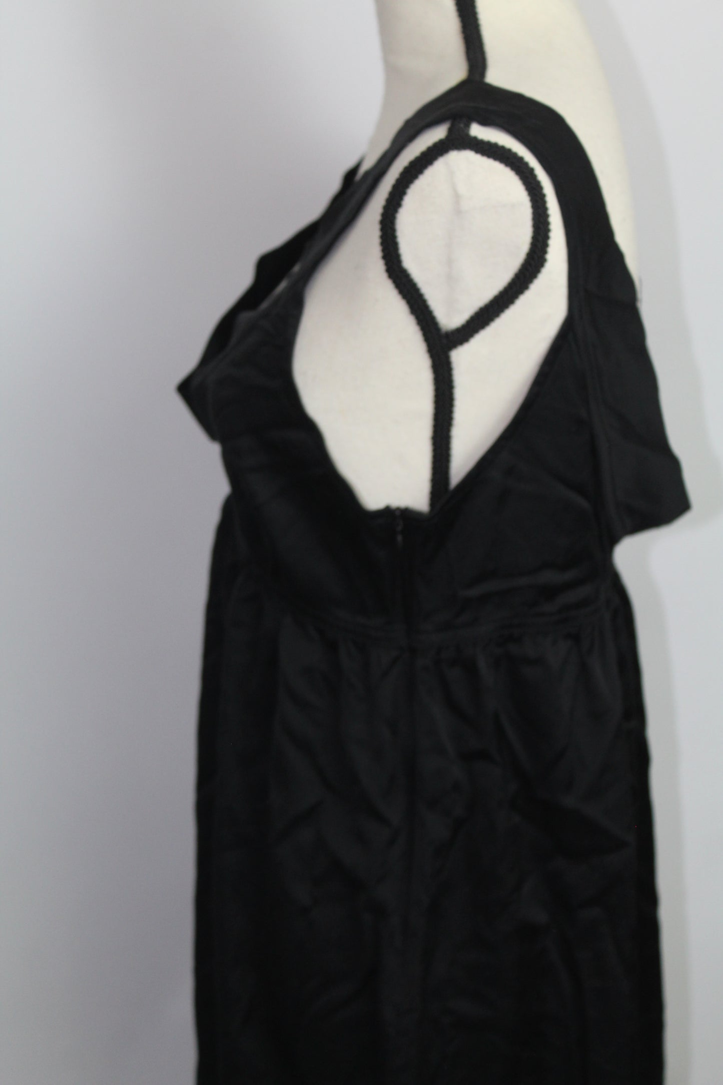 Women’s Black Sleeveless V-Neck Midi Dress – Size Medium