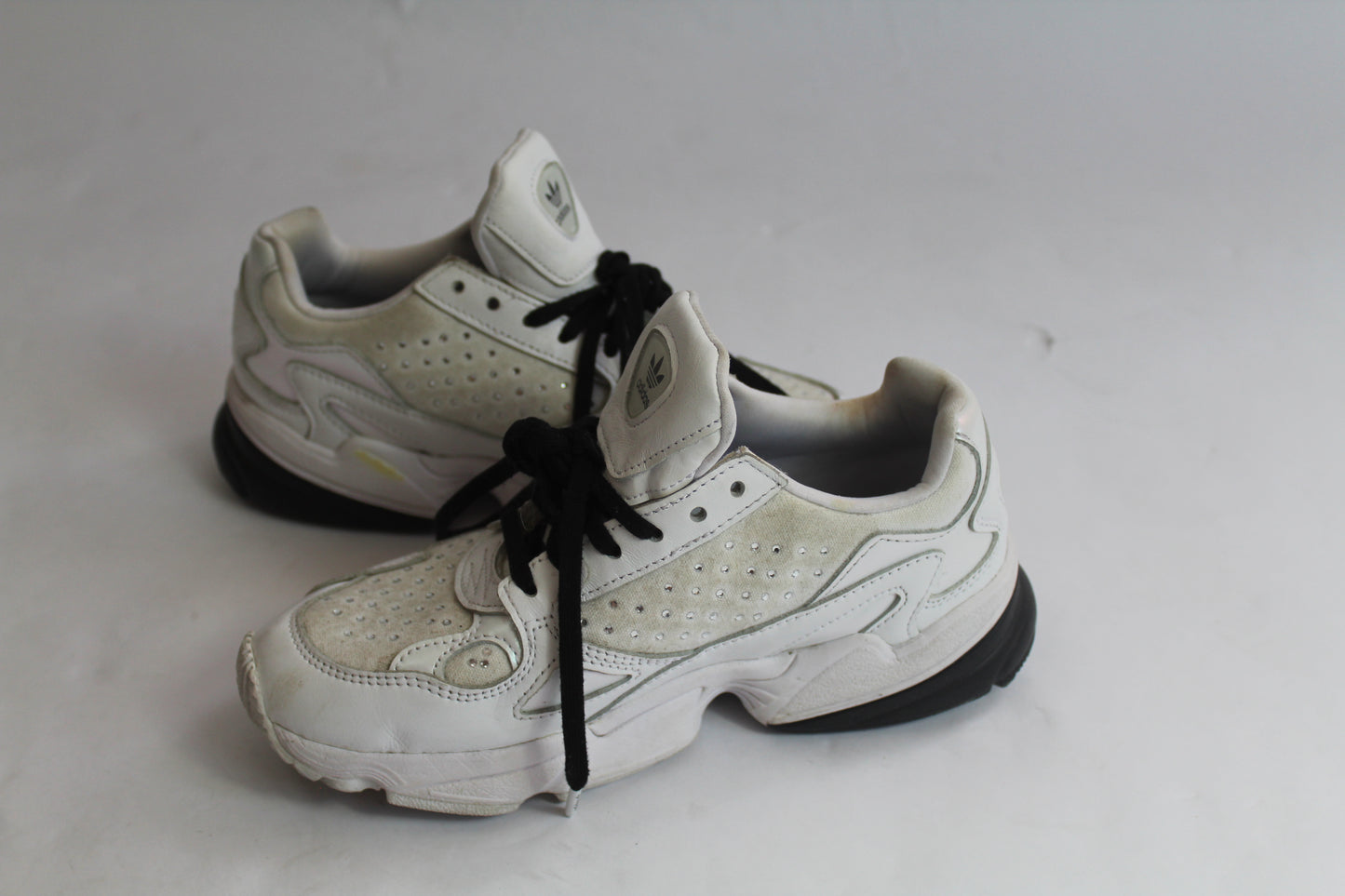 Women's Adidas Retro Fit Sneakers U.S. Size 6