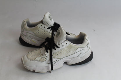 Women's Adidas Retro Fit Sneakers U.S. Size 6