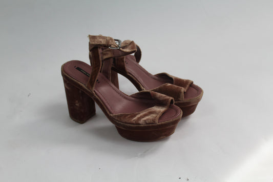 Women's Zara Velvet Chunk Heels Size ?