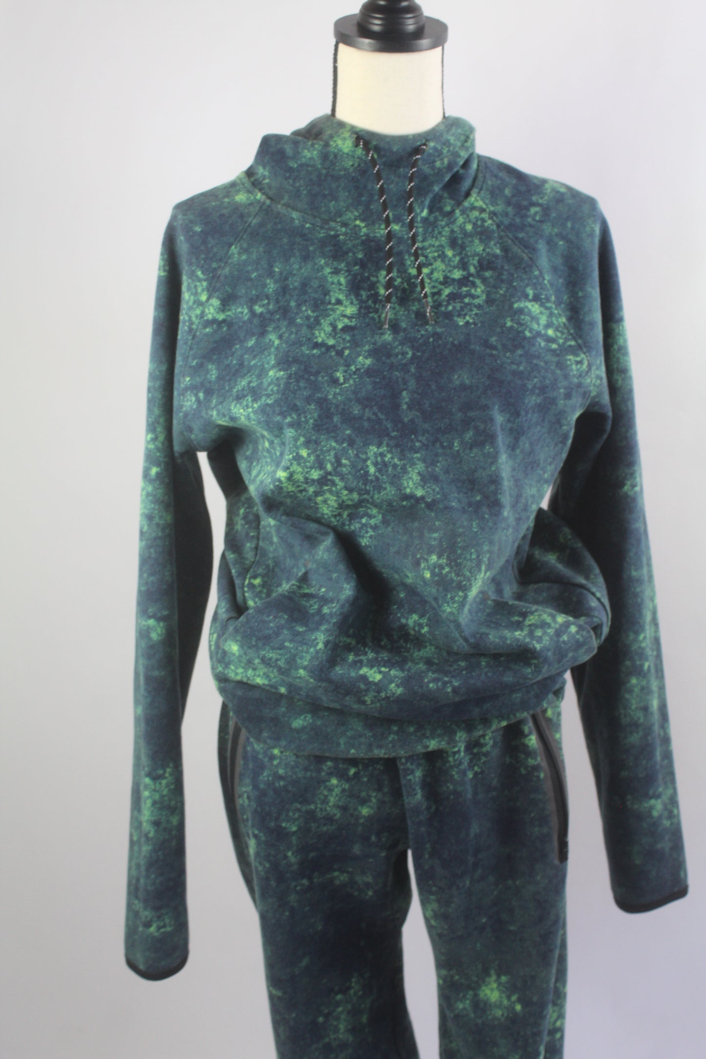 Blue and Green Lounge Set Size Medium