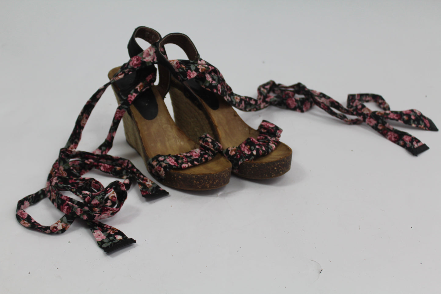 Women's Wedges with Floral Strap Size 6
