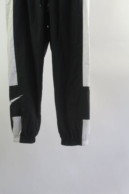 Nike Women's Sweats Size Medium Black/White