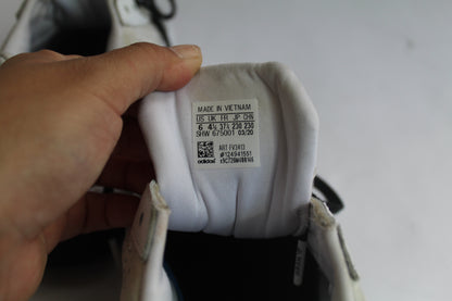 Women's Adidas Retro Fit Sneakers U.S. Size 6