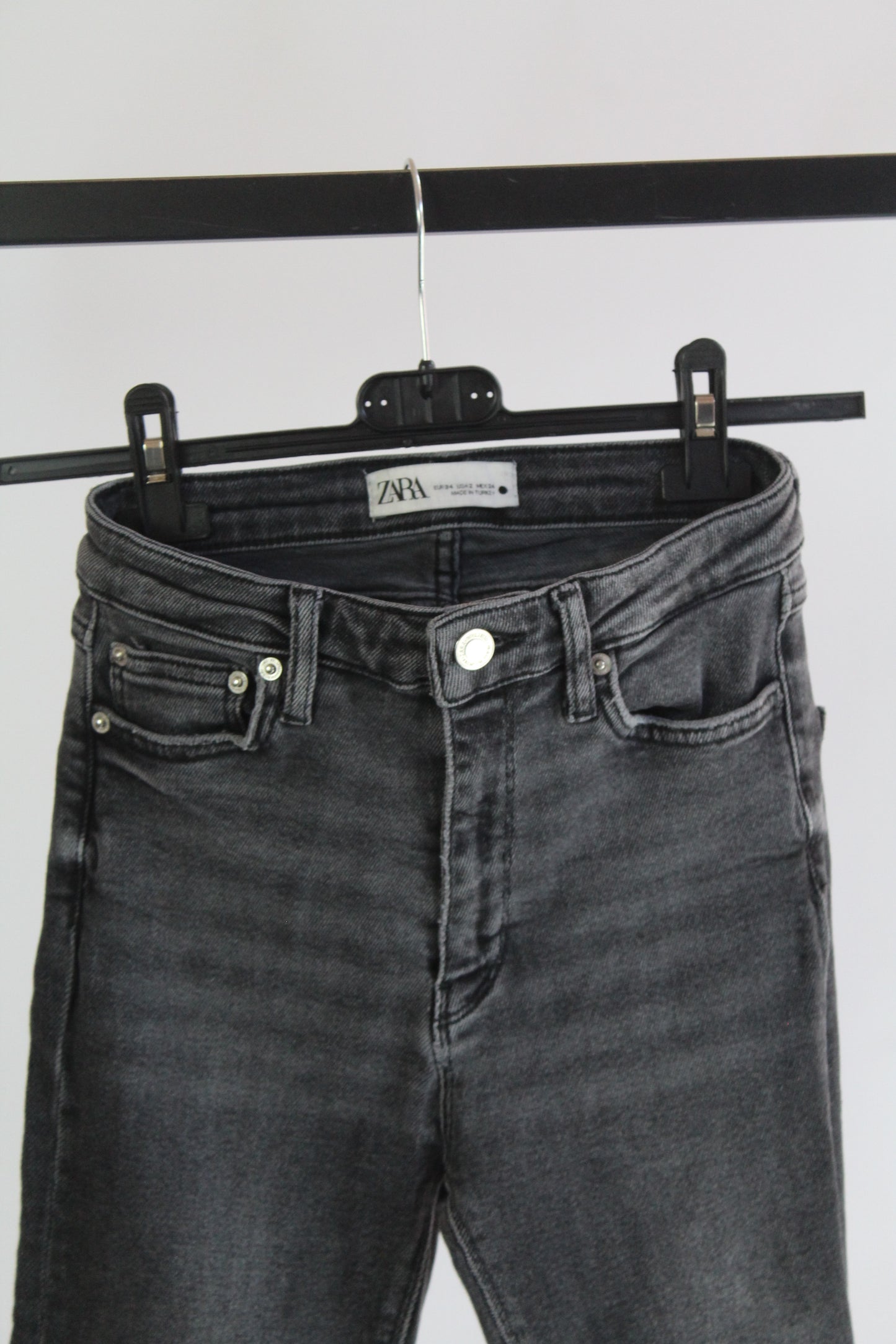 Zara Women's Black Dark Wash Skinny Jeans Size 2