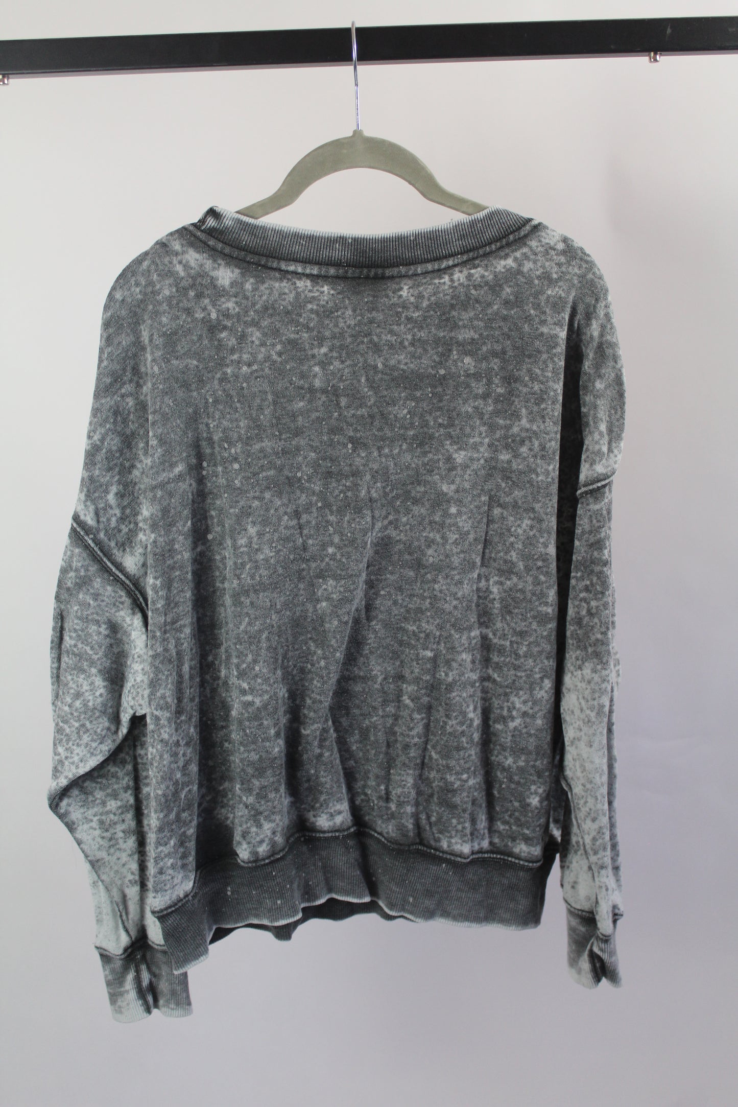 Women's No Boundaries Grey Sweater Size Medium