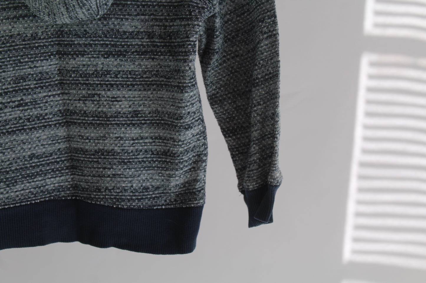 Boys Old Navy Crew Neck Sweatshirt Size 5T/5A