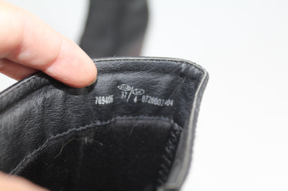 Pending Brand/Shoes Size