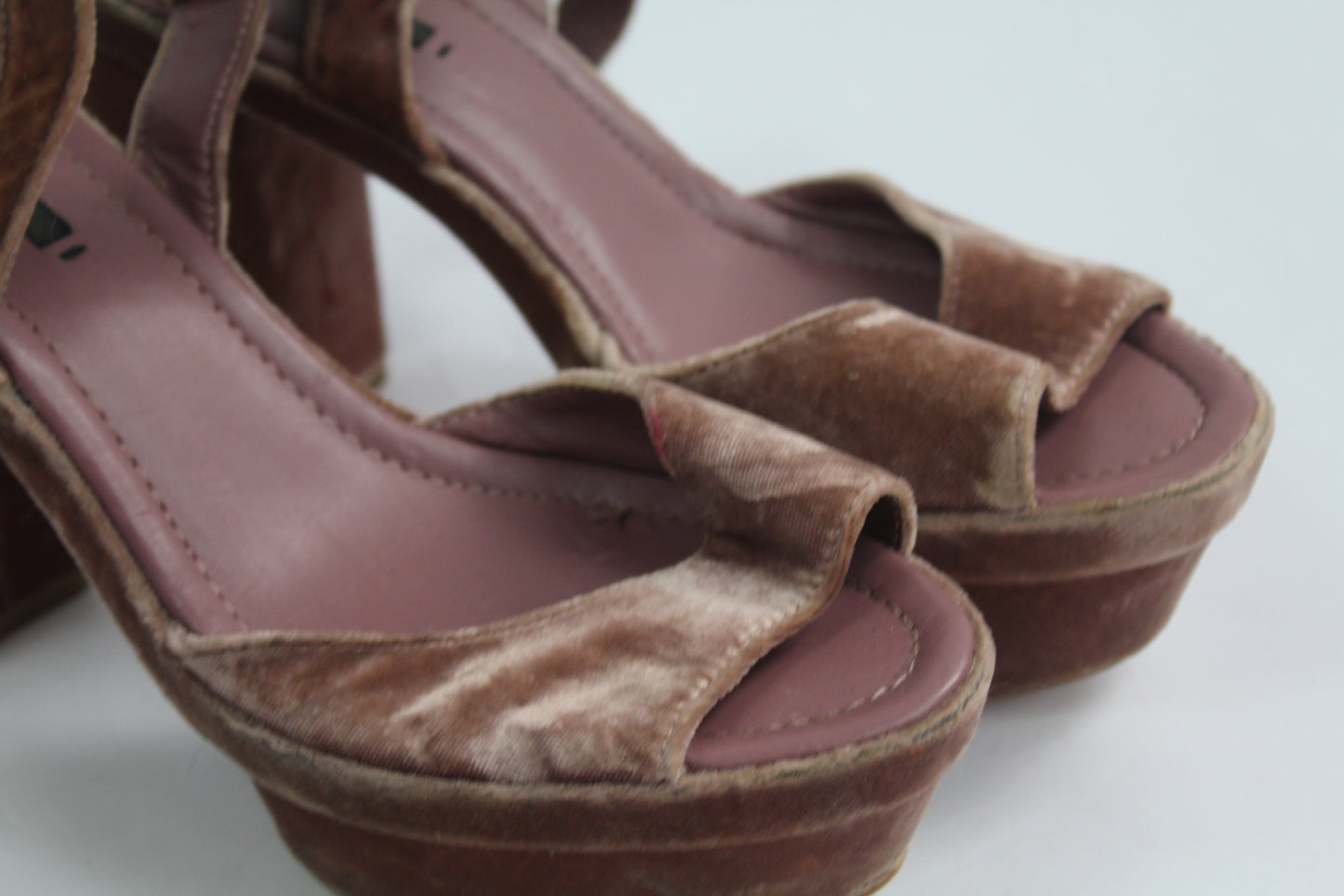 Women's Zara Velvet Chunk Heels Size ?