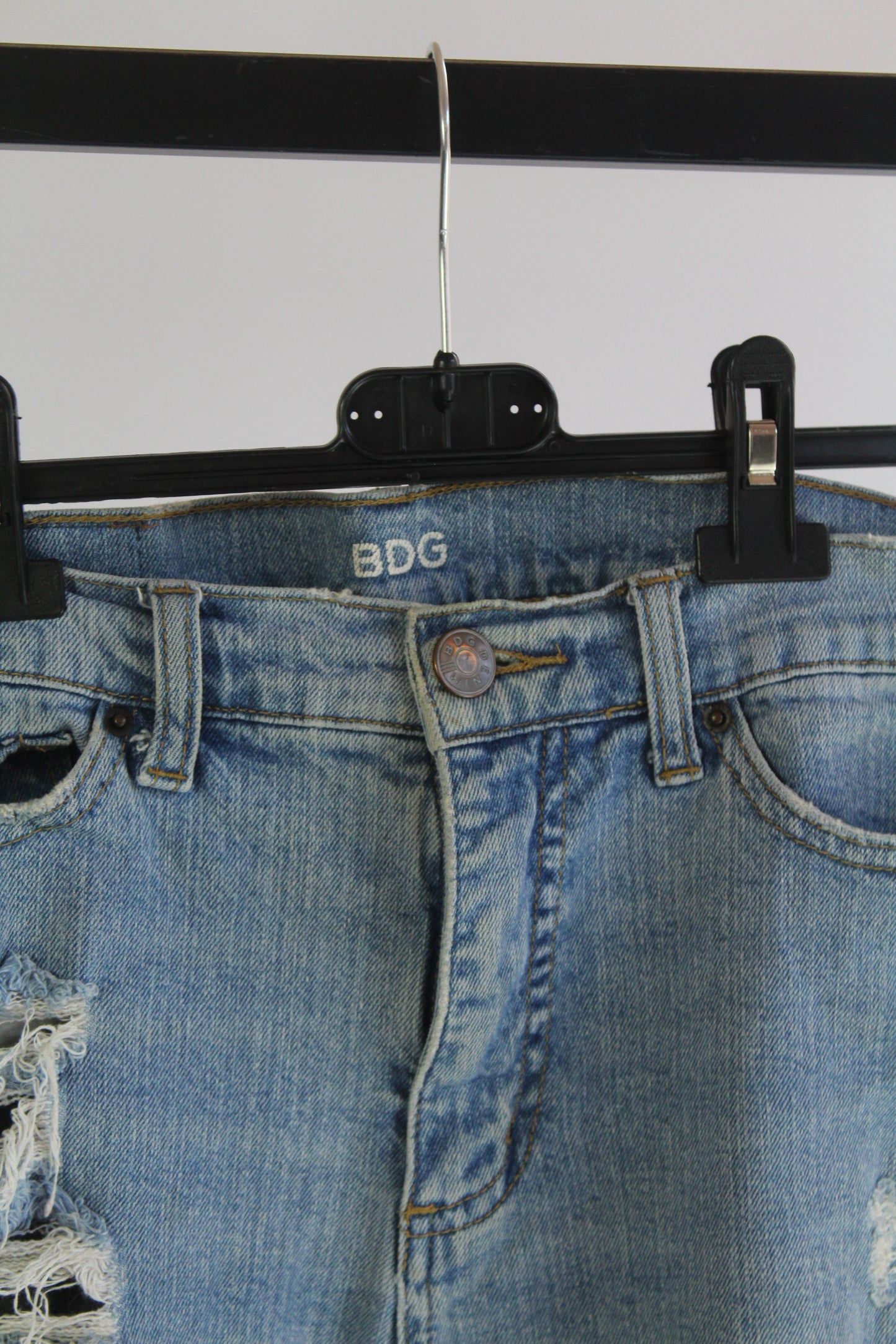 BDG Women's Light Wash Distressed Denim Super Skinny Size 6