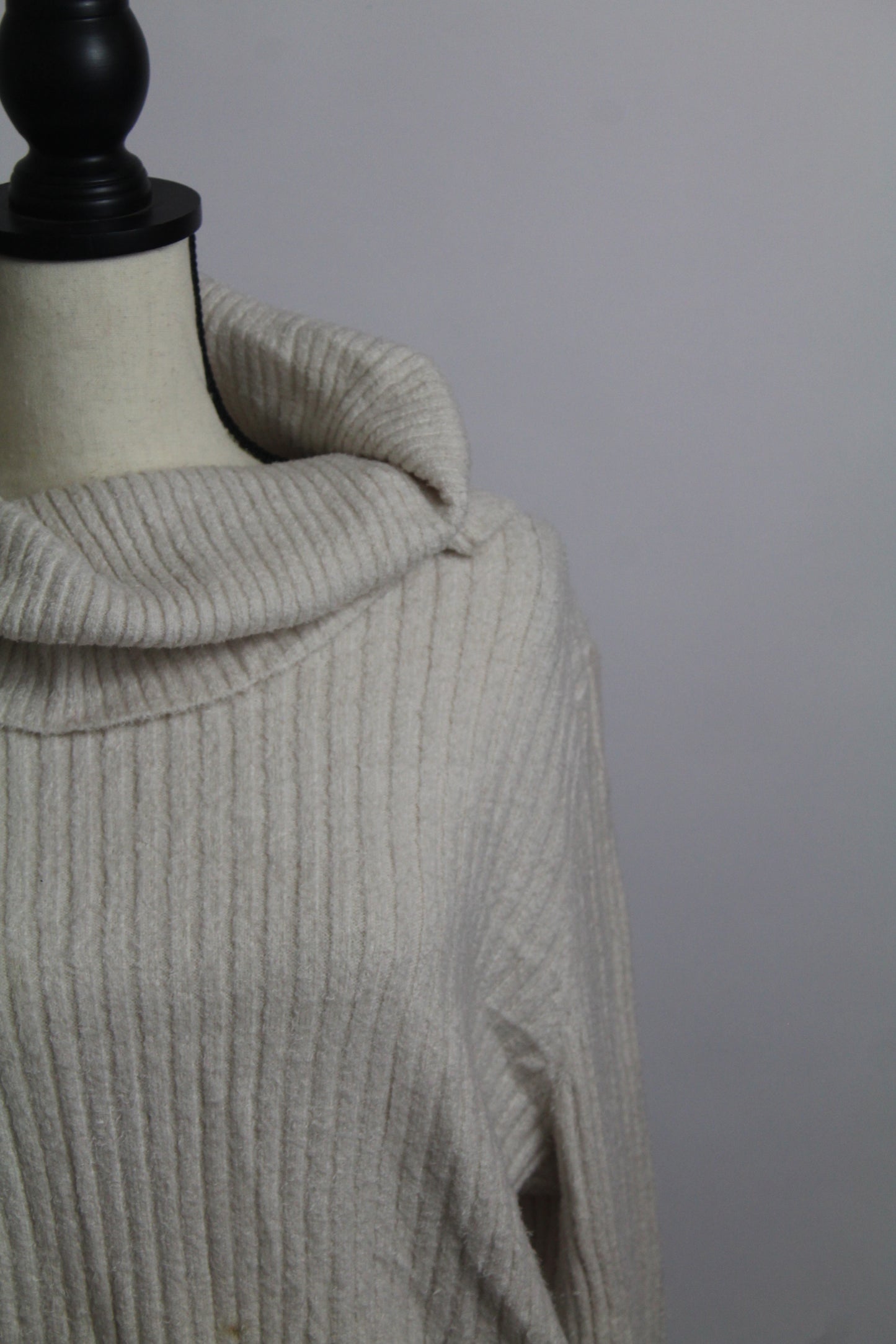 Women’s Rachel Zoe Cream Ribbed Knit Sweater – Size Large