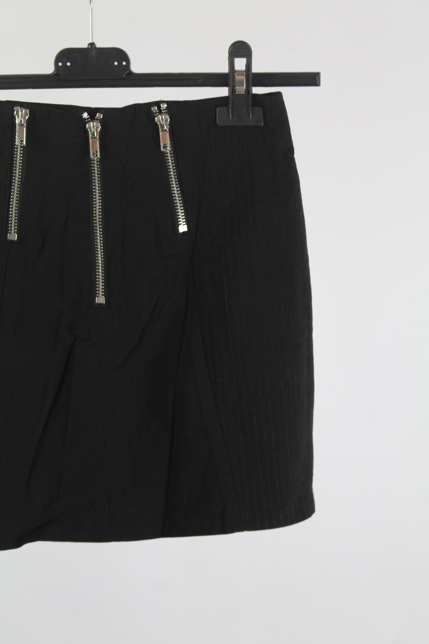 H&M Divided Black Mini Skirt Women's Size 4