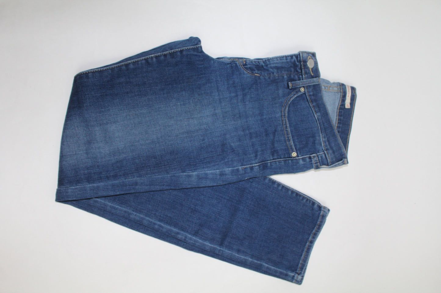 Women’s Dark Wash Slim Fit Levi's Stretch Jeans – Size 27