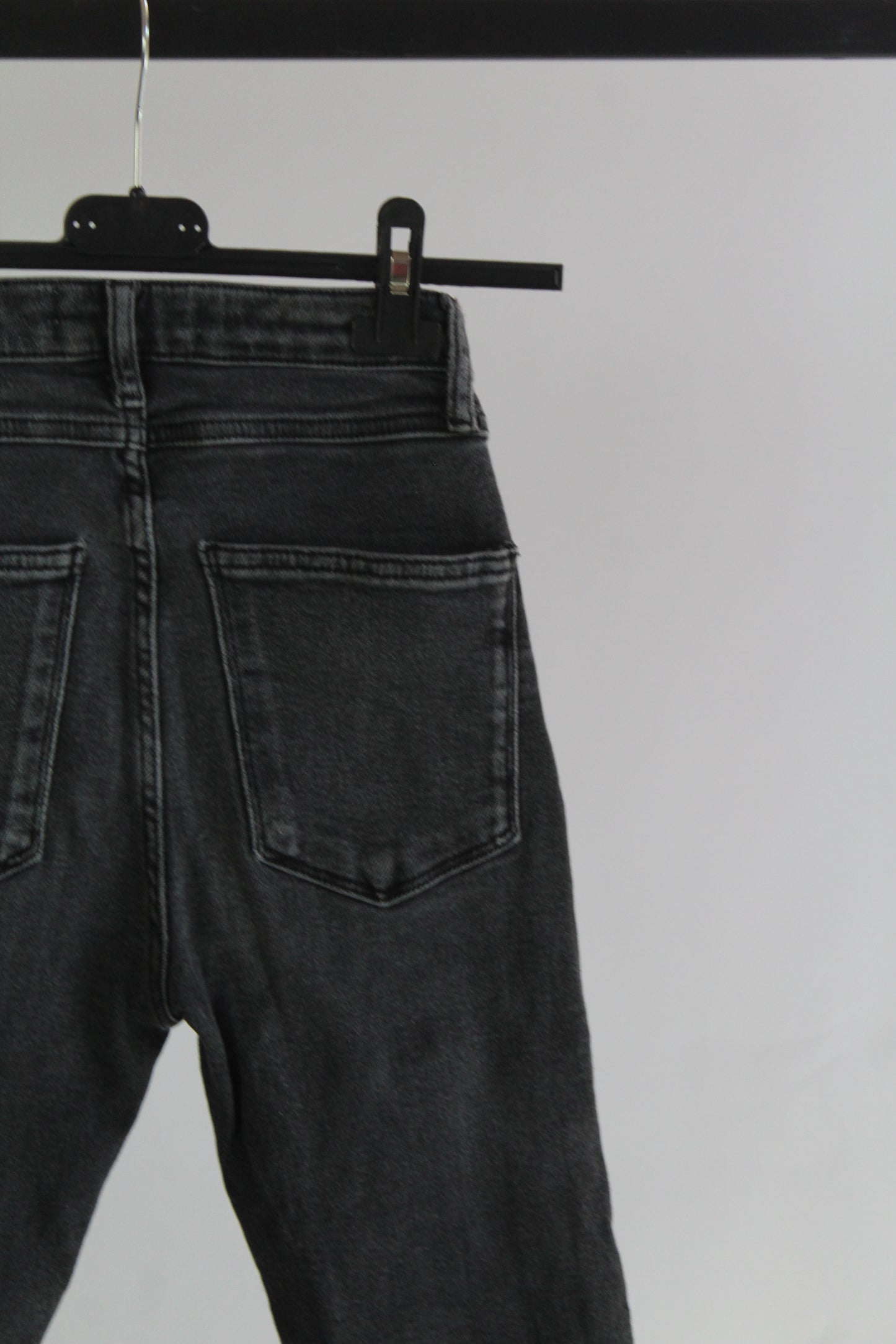 Zara Women's Black Dark Wash Skinny Jeans Size 2