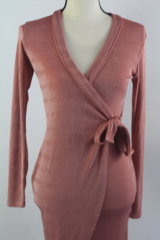 Women's Size Small Tie Dress Color Salmon Pink