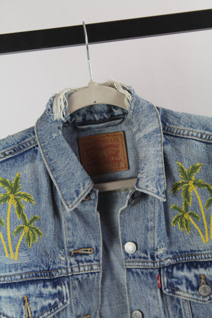 Women's Cropped Levi Denim Jacket Size Small