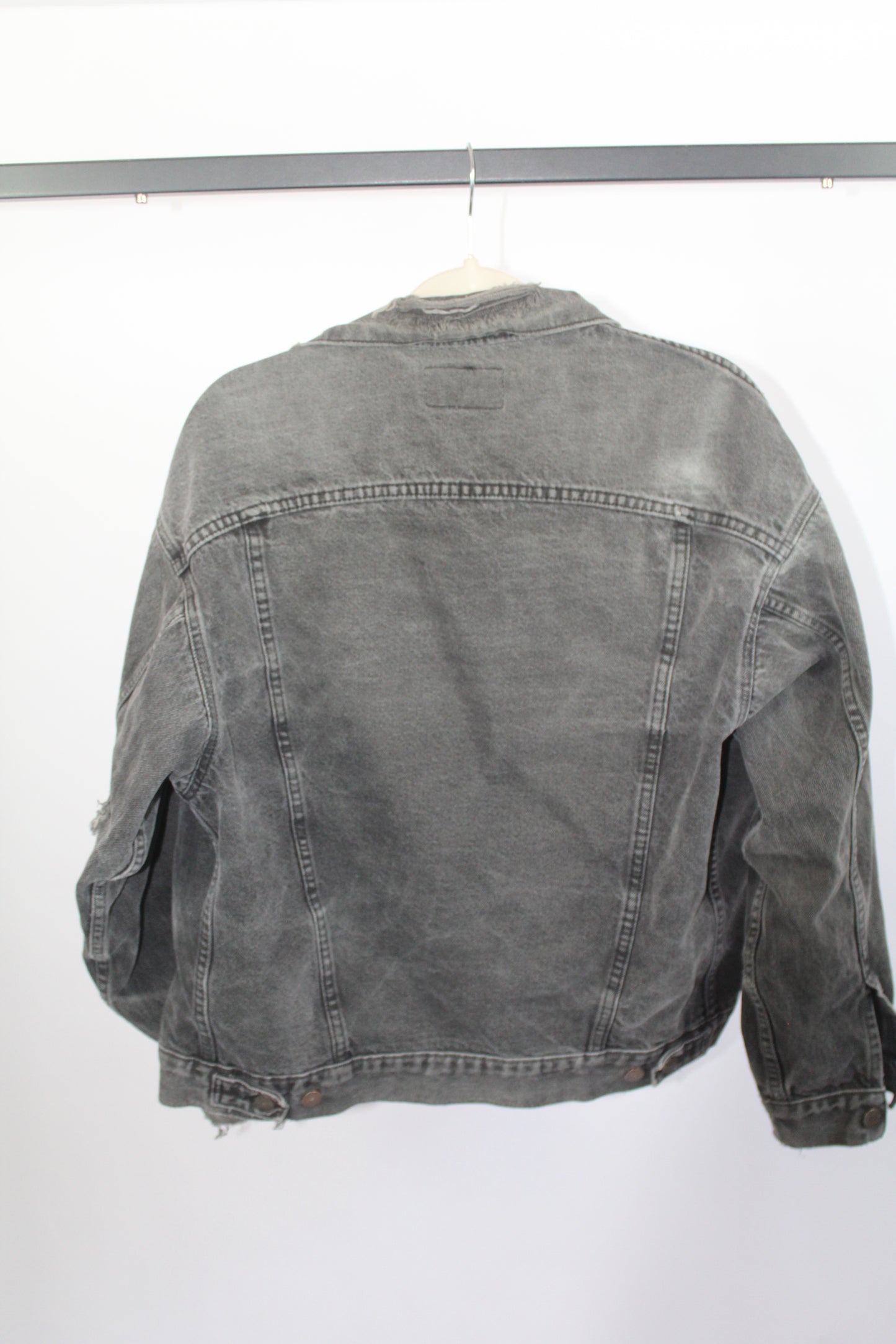 Women's Vintage Levi's Dark Grey Distressed Denim Jacket Size Medium