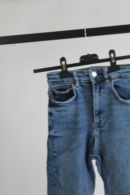 Zara Women's Medium Wash Denim Skinny Jeans Size 2