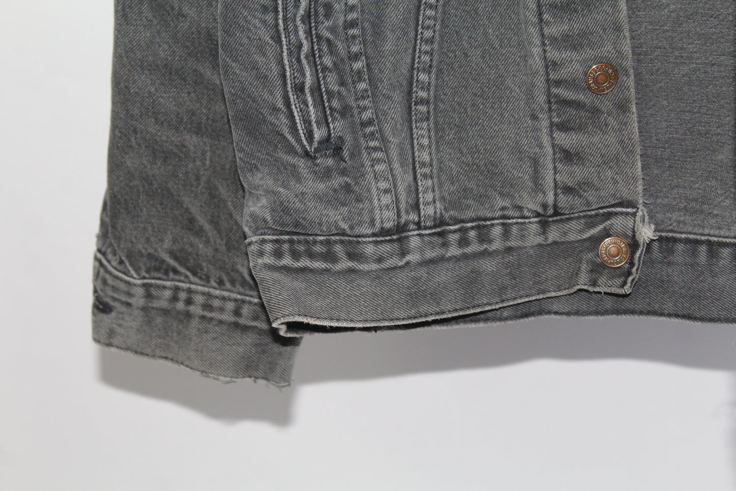 Women's Vintage Levi's Dark Grey Distressed Denim Jacket Size Medium