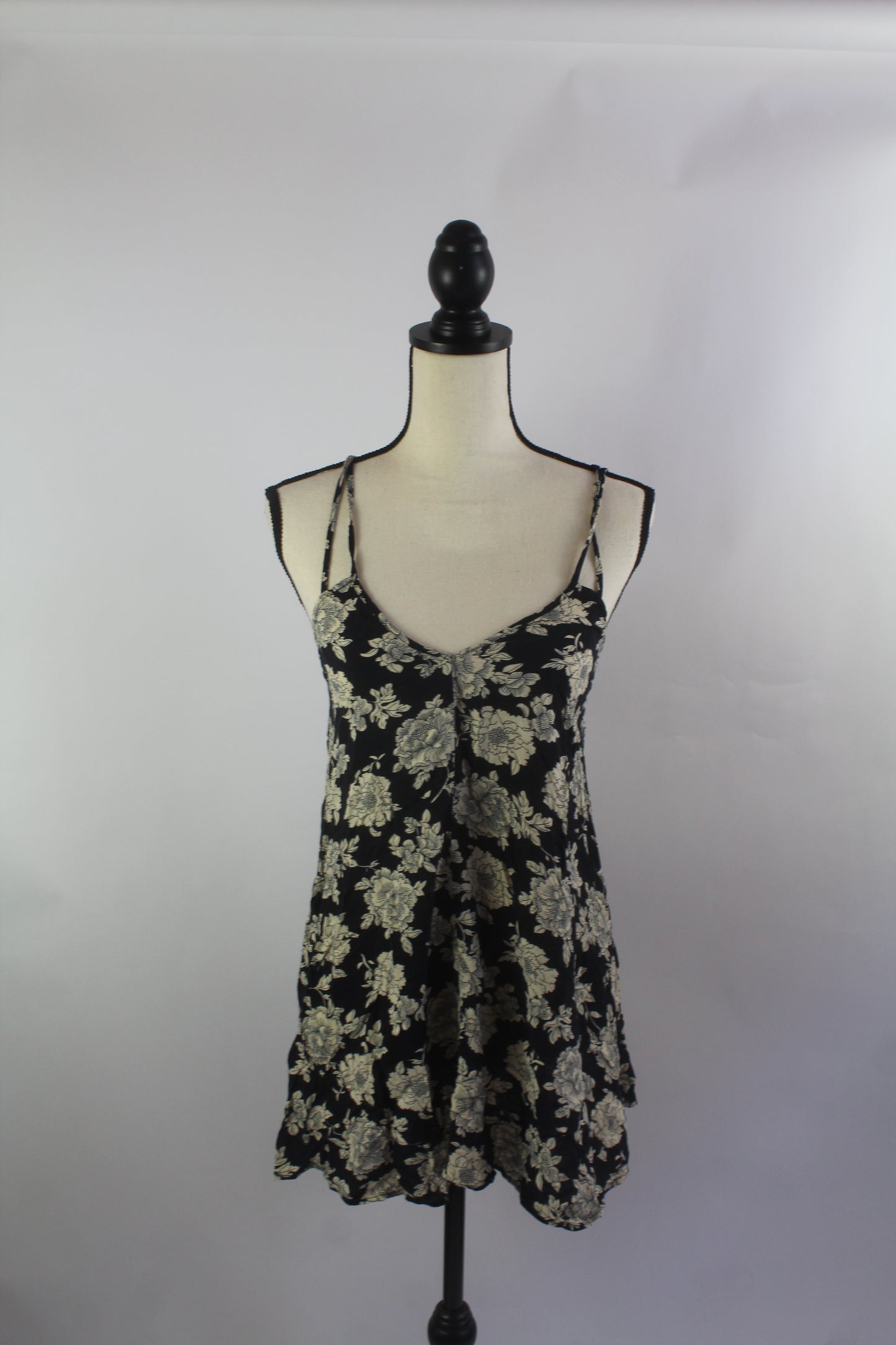 Brandy Melville Women's Floral Mini Dress Size One Size
