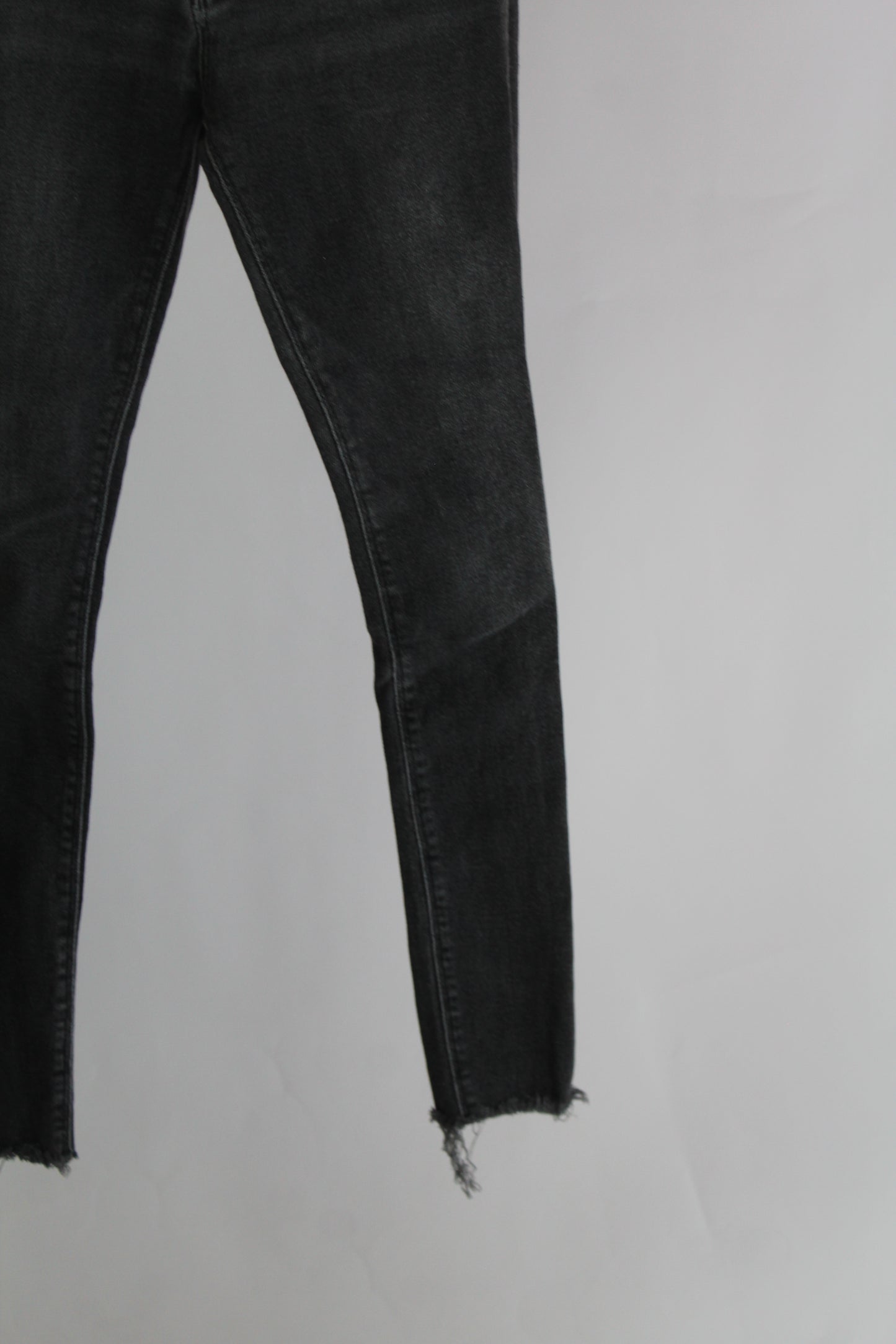 Zara Women's Black Dark Wash Skinny Jeans Size 2