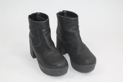 Women's Asos Black Chunk Booties Size 4