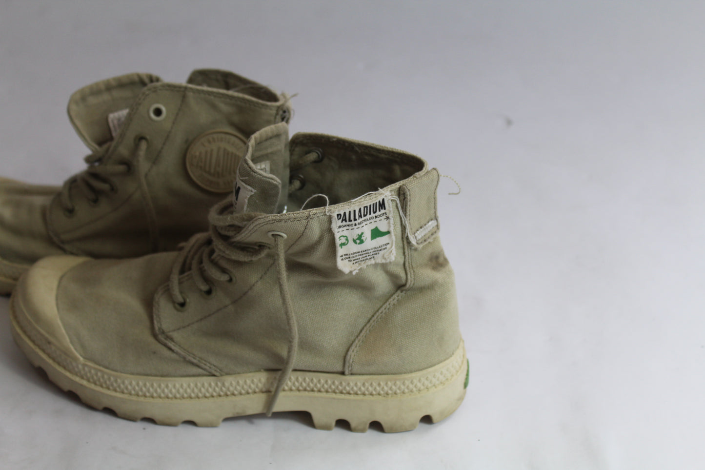Unisex Palladium Earth Collection Light Green Combat Outdoor Boot U.S. Size W 7.5, M 6