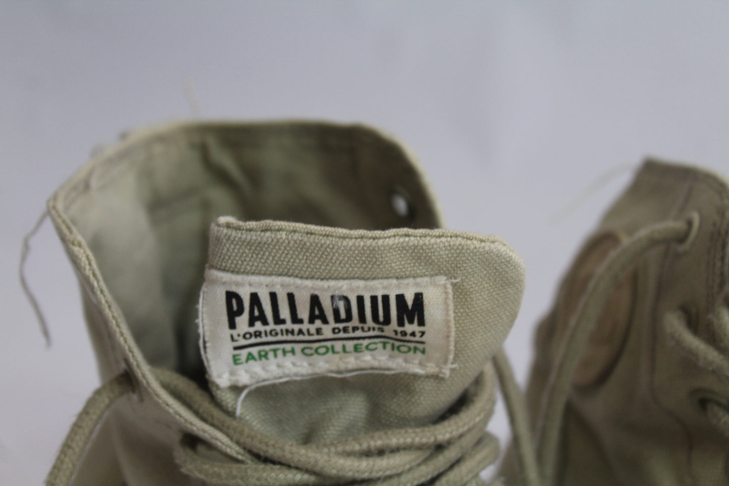 Unisex Palladium Earth Collection Light Green Combat Outdoor Boot U.S. Size W 7.5, M 6