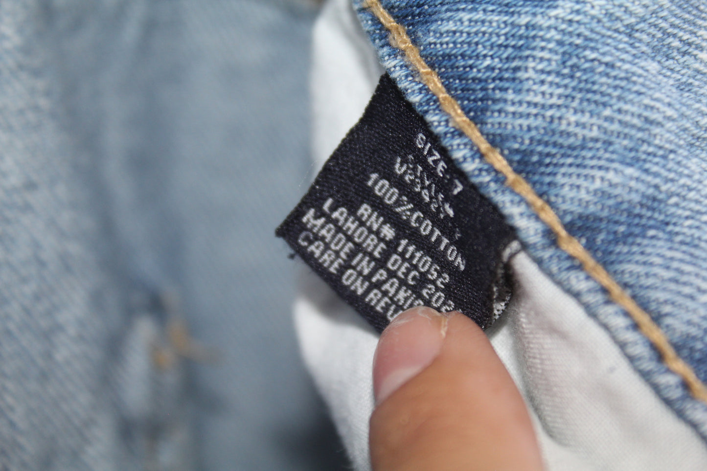 Vanilla Star Women's Light Wash Ripped Denim Jeans Size 7