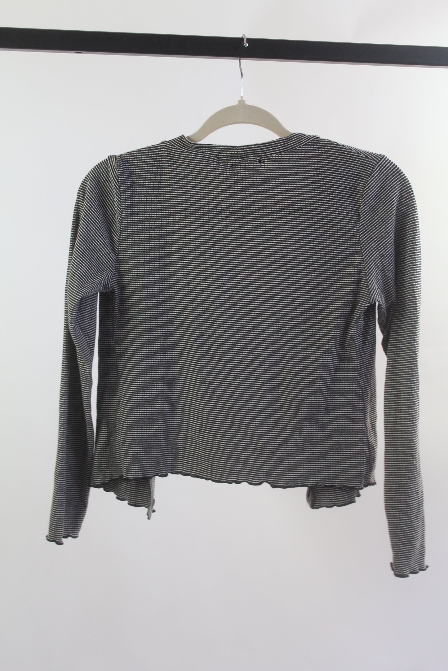 One Clothing Women's Striped Cropped Sweater Size Medium