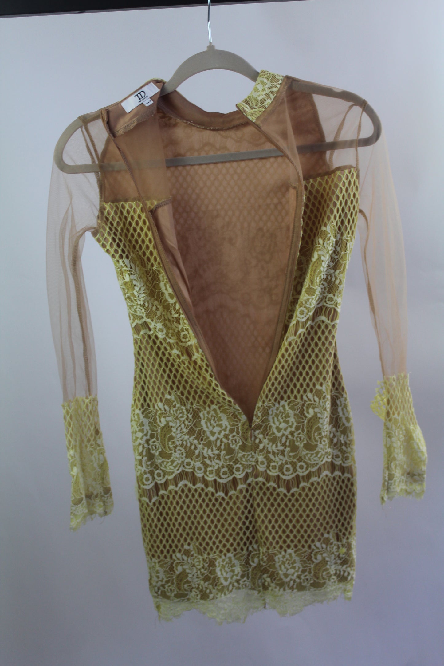 Yellow/Tan Lace Women's Mini Long Sleeve Dress Size 6