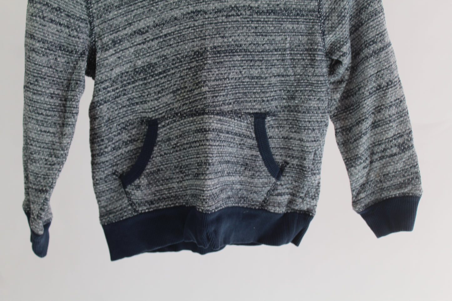 Boys Old Navy Crew Neck Sweatshirt Size 5T/5A