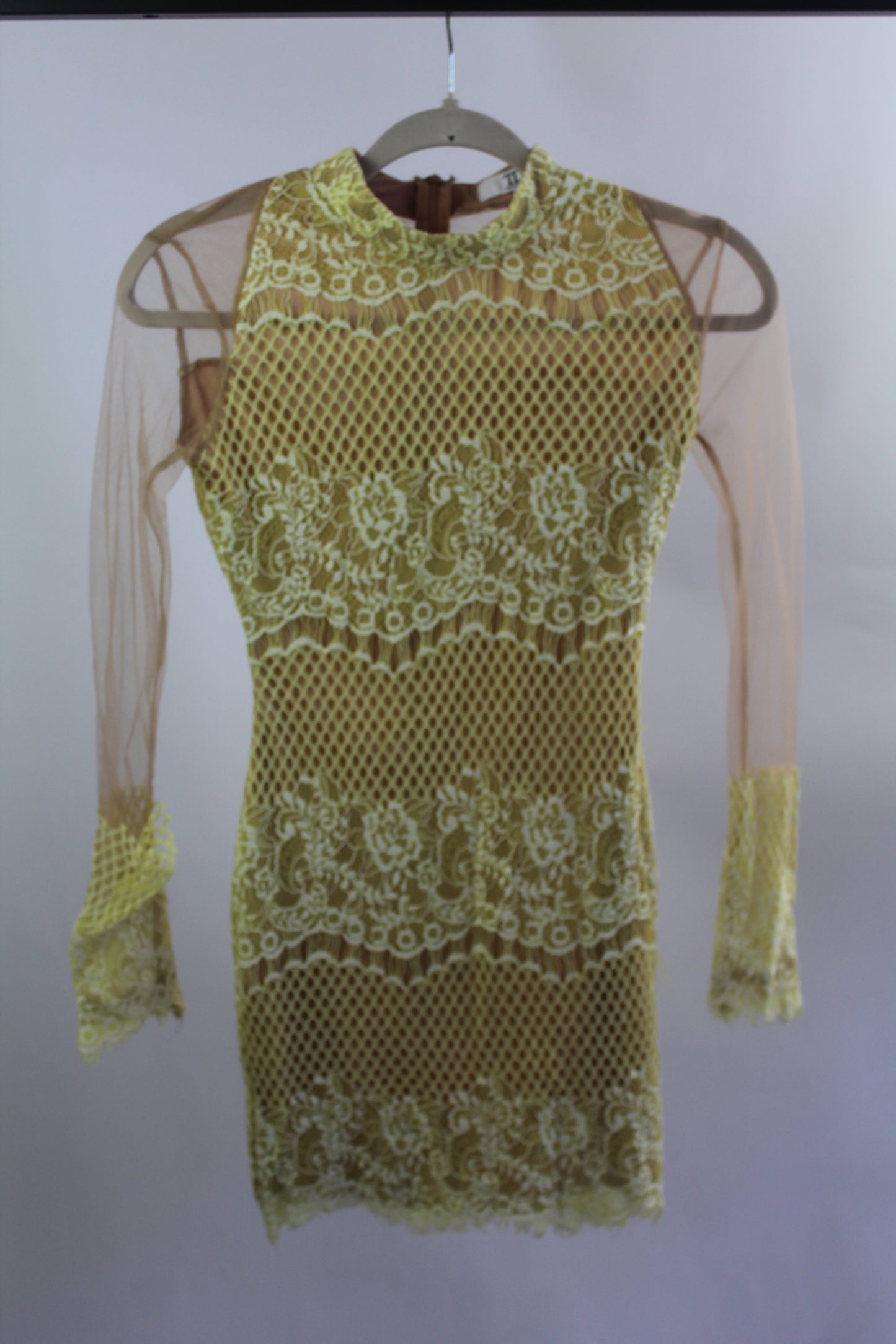 Yellow/Tan Lace Women's Mini Long Sleeve Dress Size 6